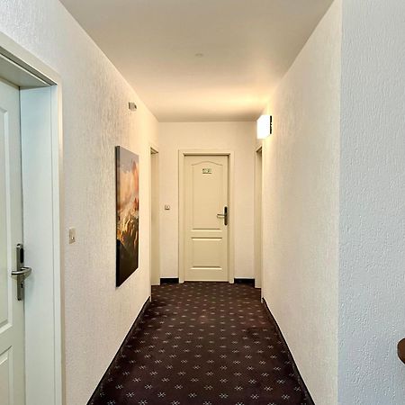 Hotel Neo Cologne Bonn Airport เริสราท ภายนอก รูปภาพ