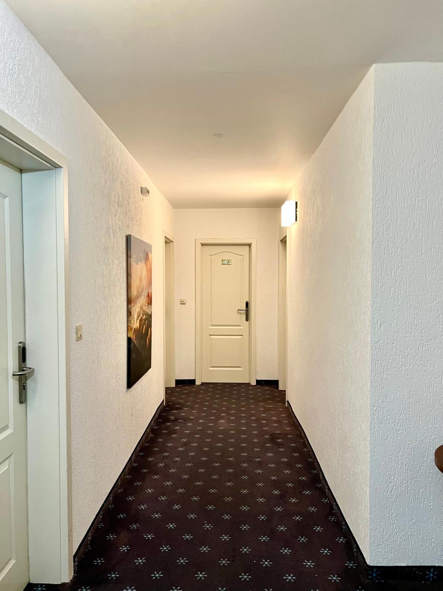 Hotel Neo Cologne Bonn Airport เริสราท ภายนอก รูปภาพ